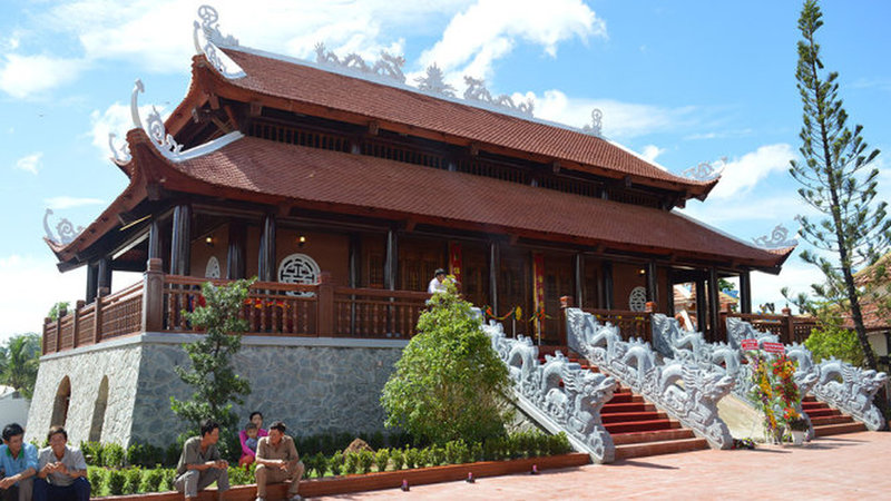 den_tho_nguyen_trung_truc